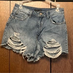 Sincerely Jules Size 9 / 29 , GUC, Denim distressed Shorts